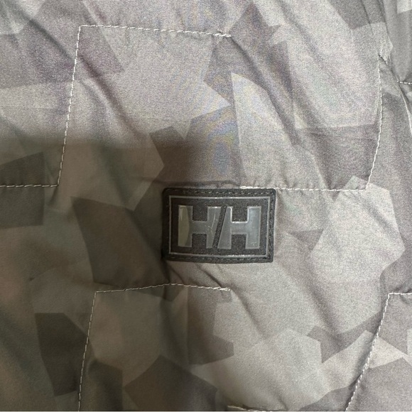 Helly Hansen Men's LIFALOFT™ Hooded Insulator Jacket in Charcoal Camo Size Small - Picture 7 of 15